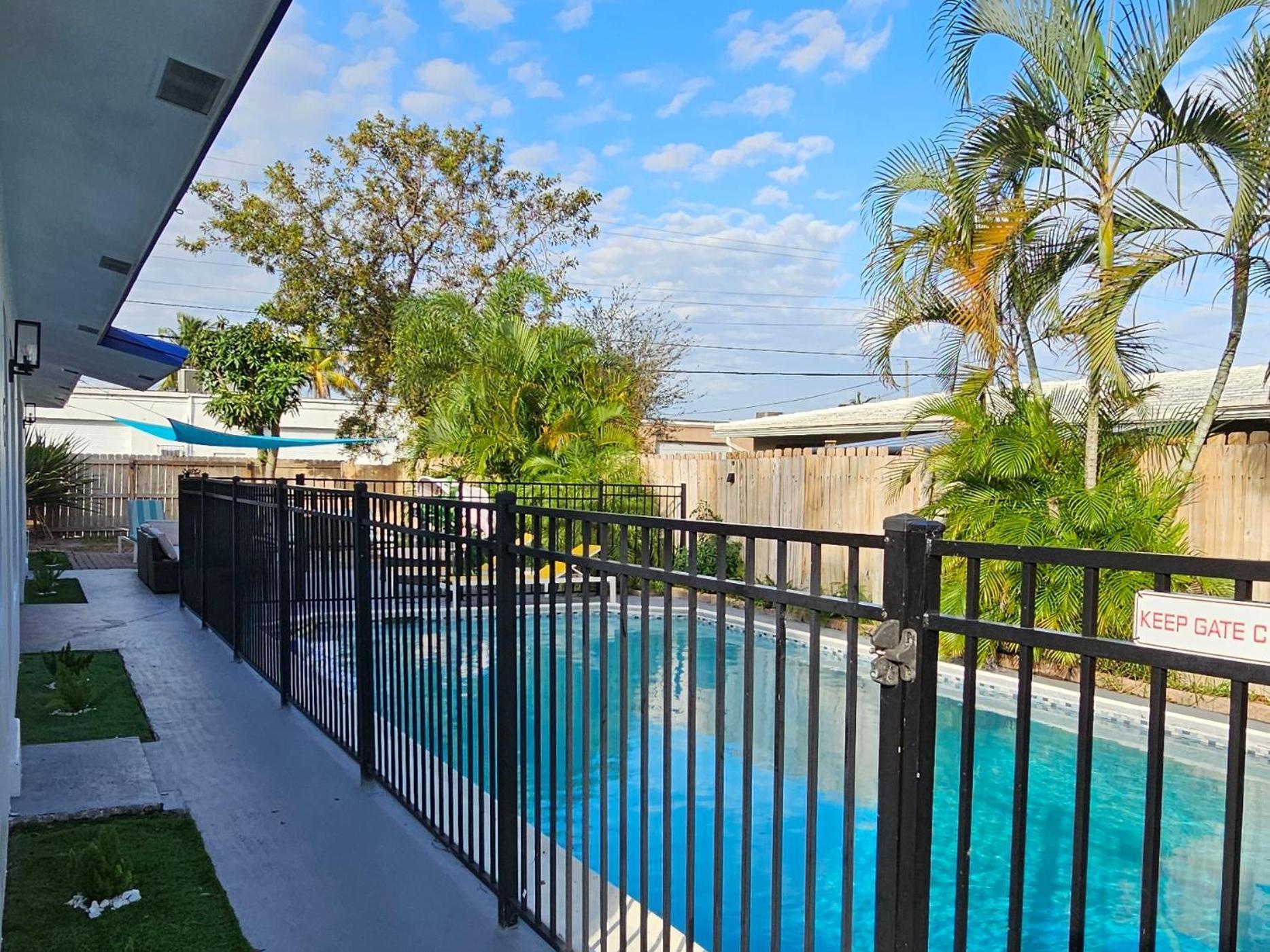 Equipped House W Pool & Patios, Near The Beaches, Prime Location- Ideal For Small Families, Coastal Haven Fort Lauderdale Bagian luar foto