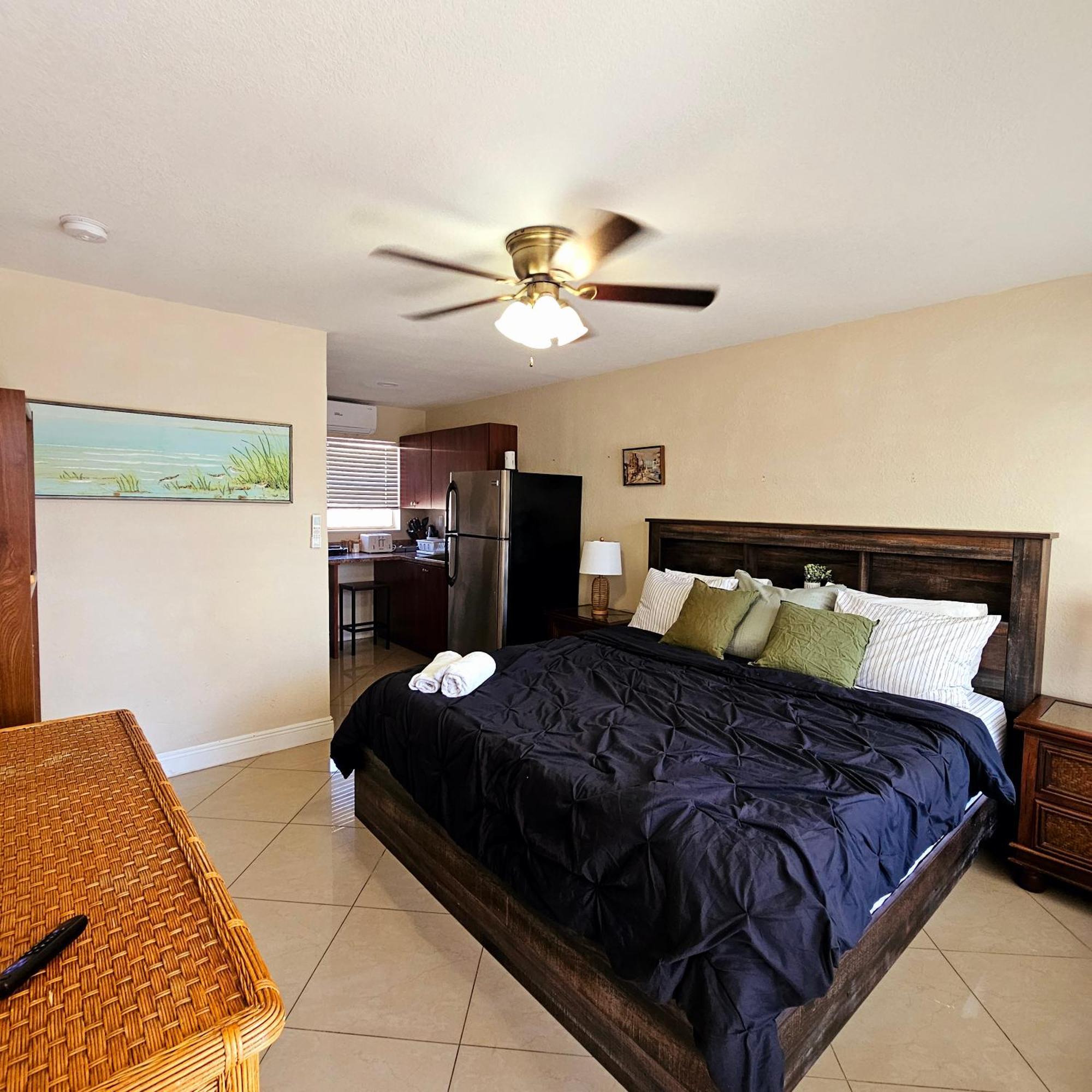 Equipped House W Pool & Patios, Near The Beaches, Prime Location- Ideal For Small Families, Coastal Haven Fort Lauderdale Bagian luar foto
