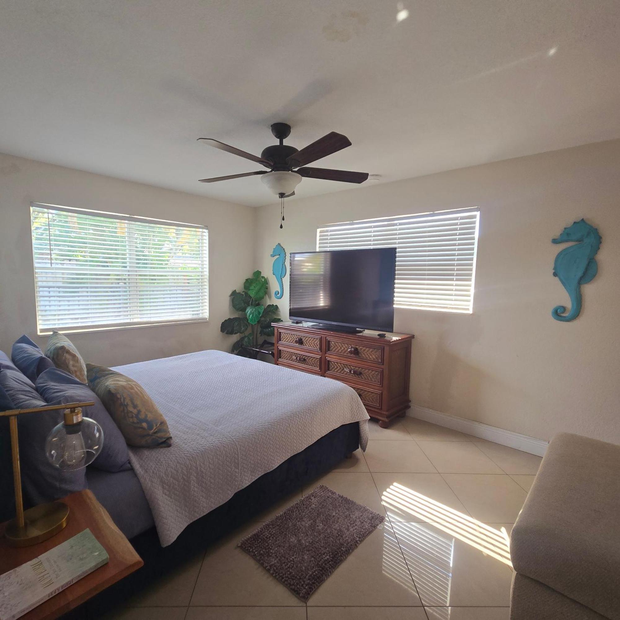 Equipped House W Pool & Patios, Near The Beaches, Prime Location- Ideal For Small Families, Coastal Haven Fort Lauderdale Bagian luar foto