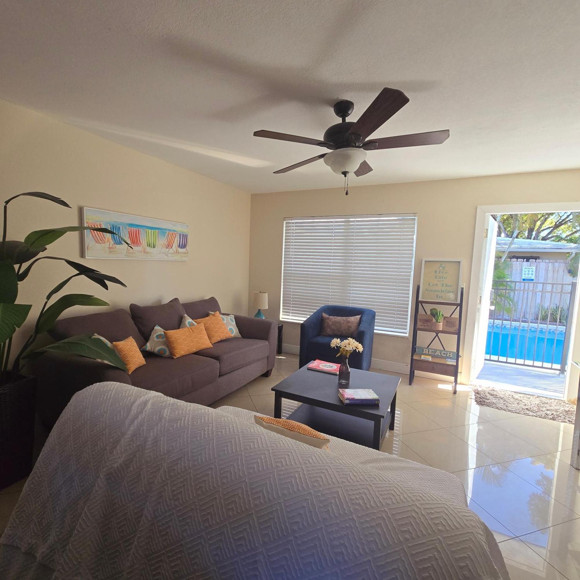 Equipped House W Pool & Patios, Near The Beaches, Prime Location- Ideal For Small Families, Coastal Haven Fort Lauderdale Bagian luar foto