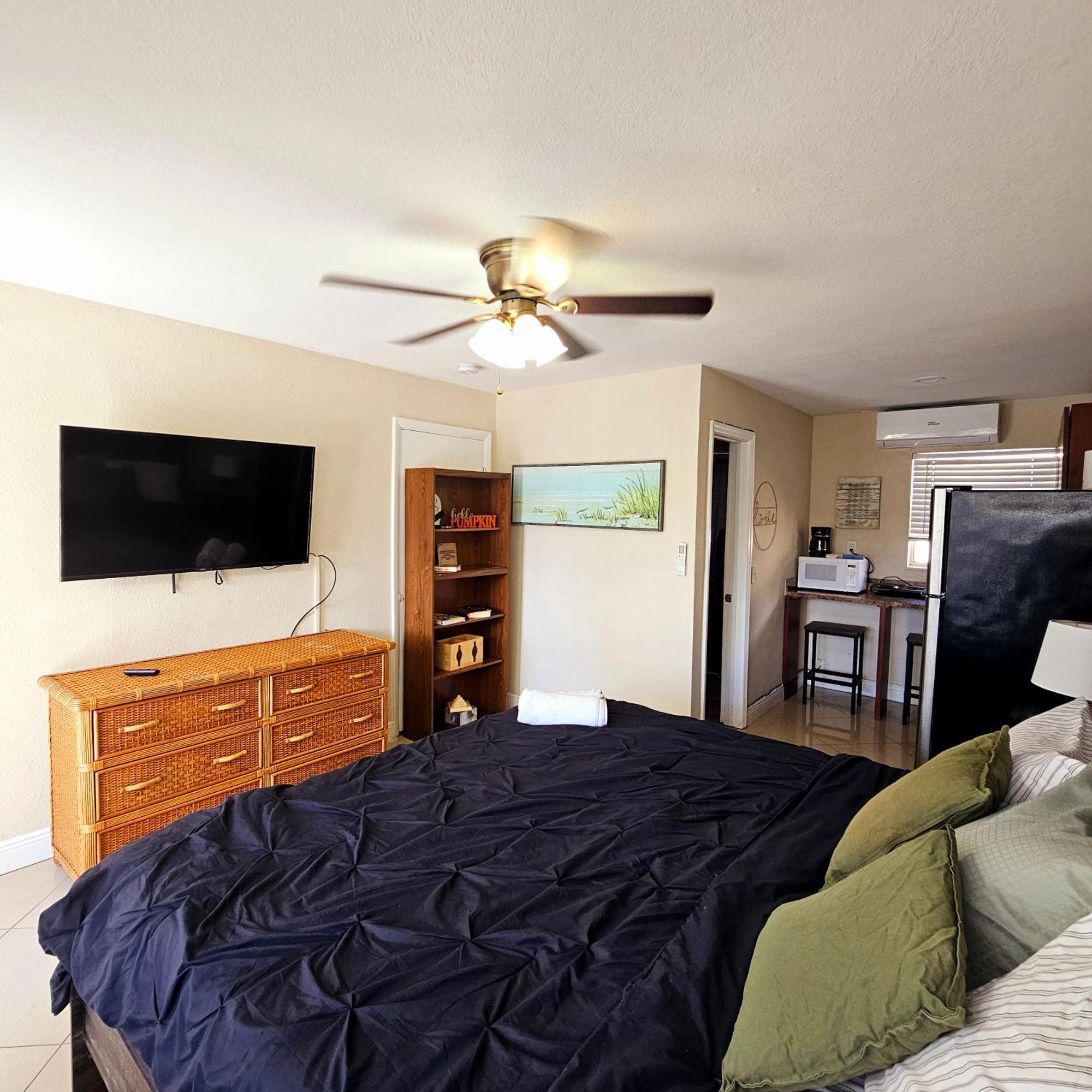 Equipped House W Pool & Patios, Near The Beaches, Prime Location- Ideal For Small Families, Coastal Haven Fort Lauderdale Bagian luar foto