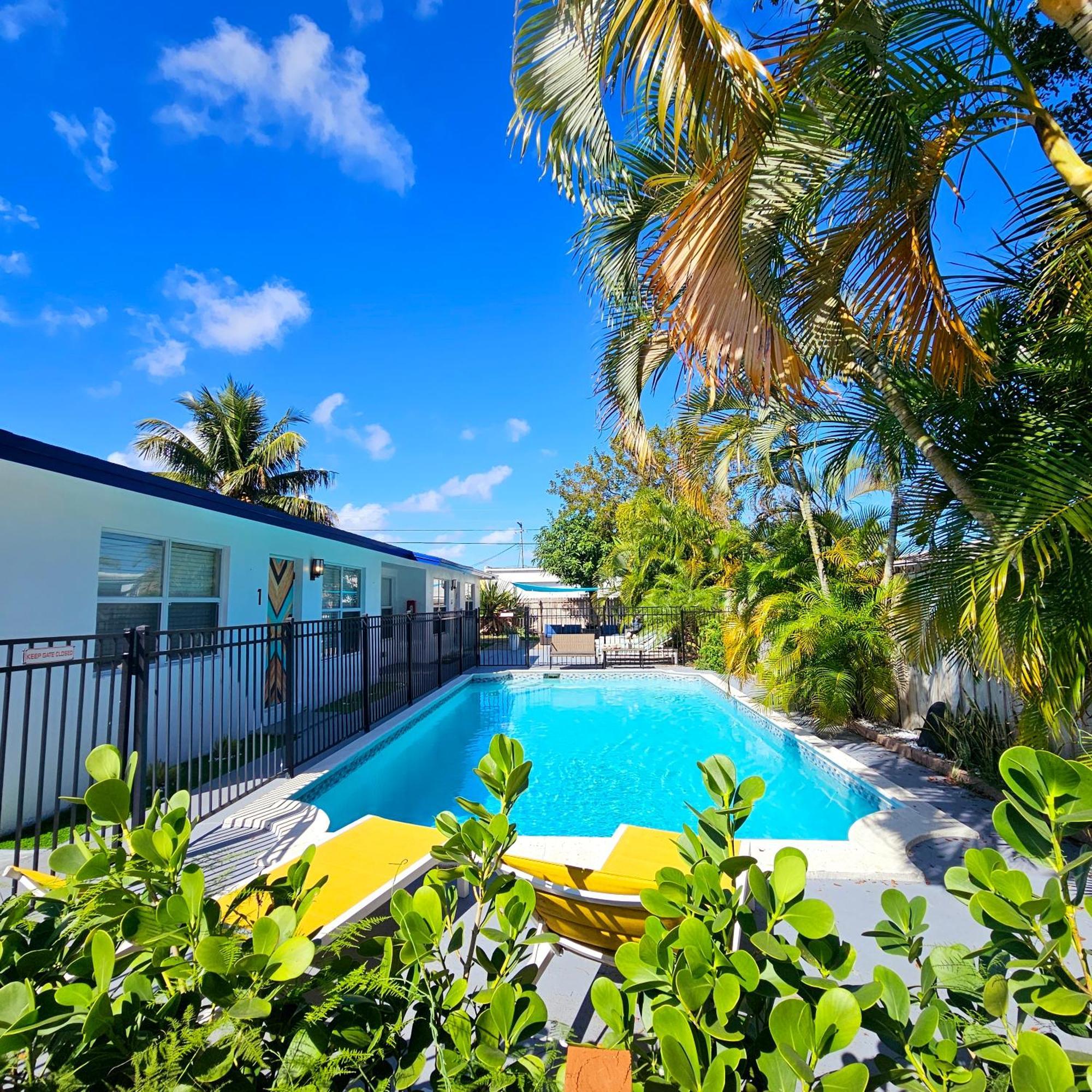 Equipped House W Pool & Patios, Near The Beaches, Prime Location- Ideal For Small Families, Coastal Haven Fort Lauderdale Bagian luar foto