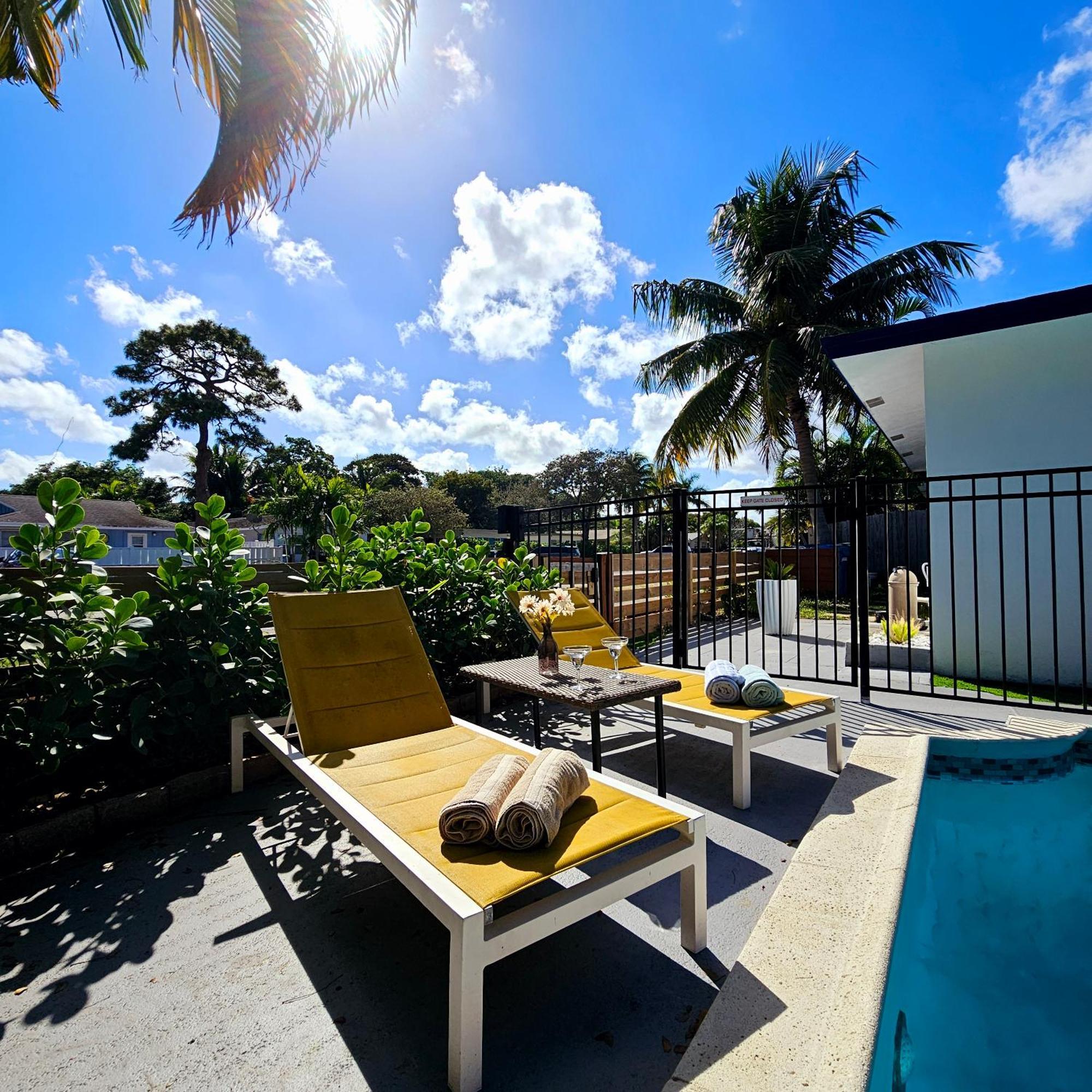 Equipped House W Pool & Patios, Near The Beaches, Prime Location- Ideal For Small Families, Coastal Haven Fort Lauderdale Bagian luar foto